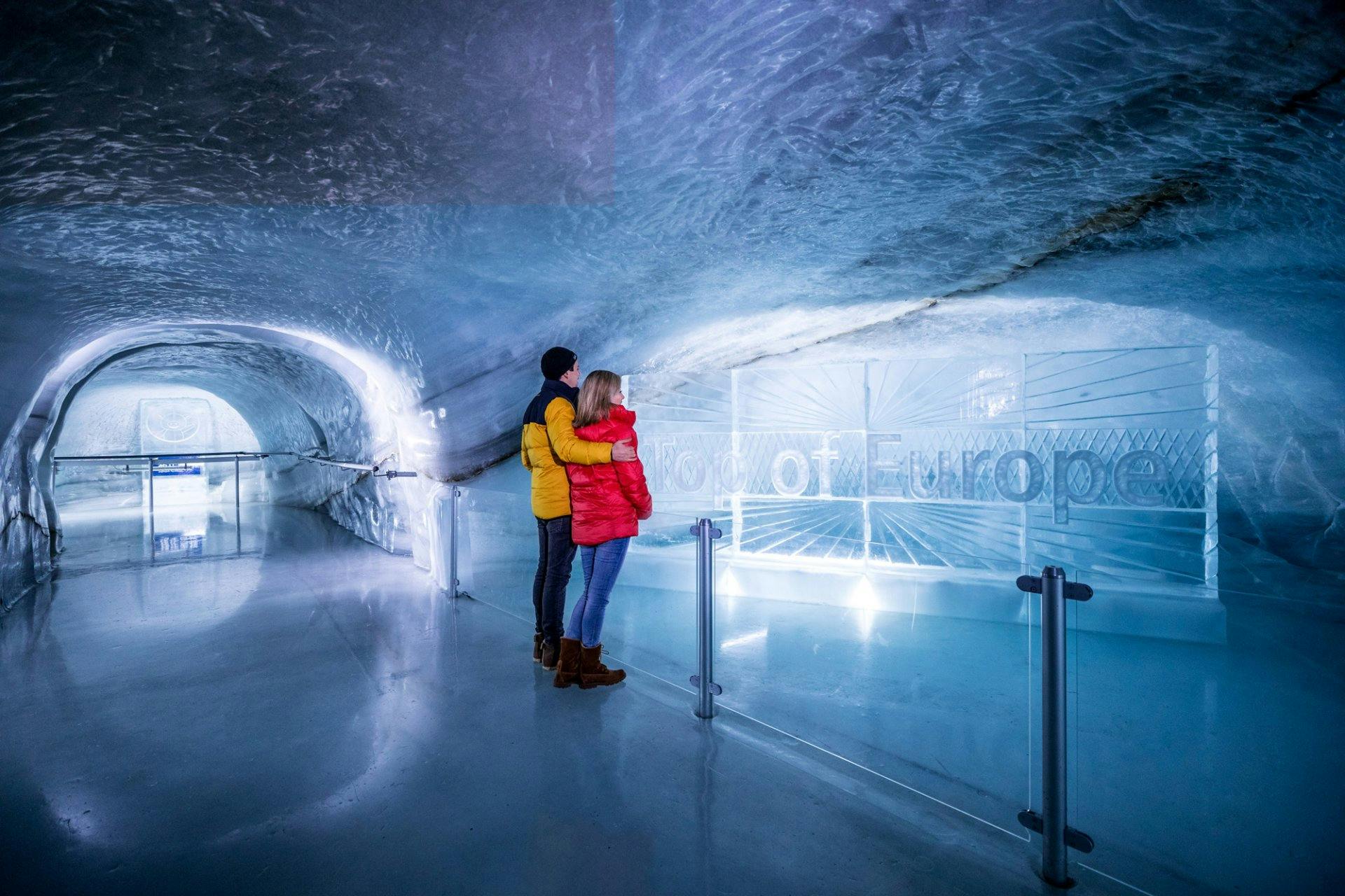 Le Palais de glace: vous ne rencontrerez pas ici la reine des neiges mais découvrirez l'histoire du chemin de fer de la Jungfrau.