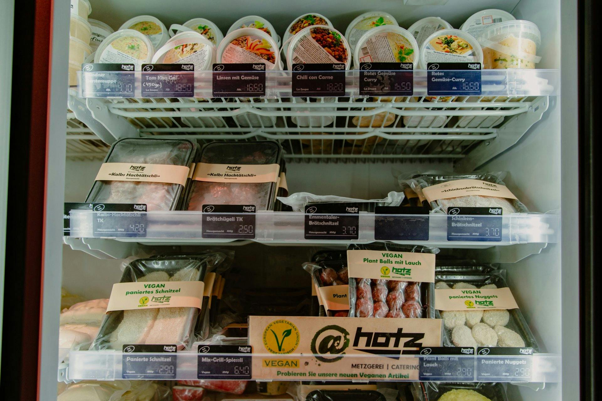 «Il faut tenter de nouvelles choses et différencier l'offre», dit Urs Marti, qui vend non seulement de la viande suisse, mais propose aussi diverses b...