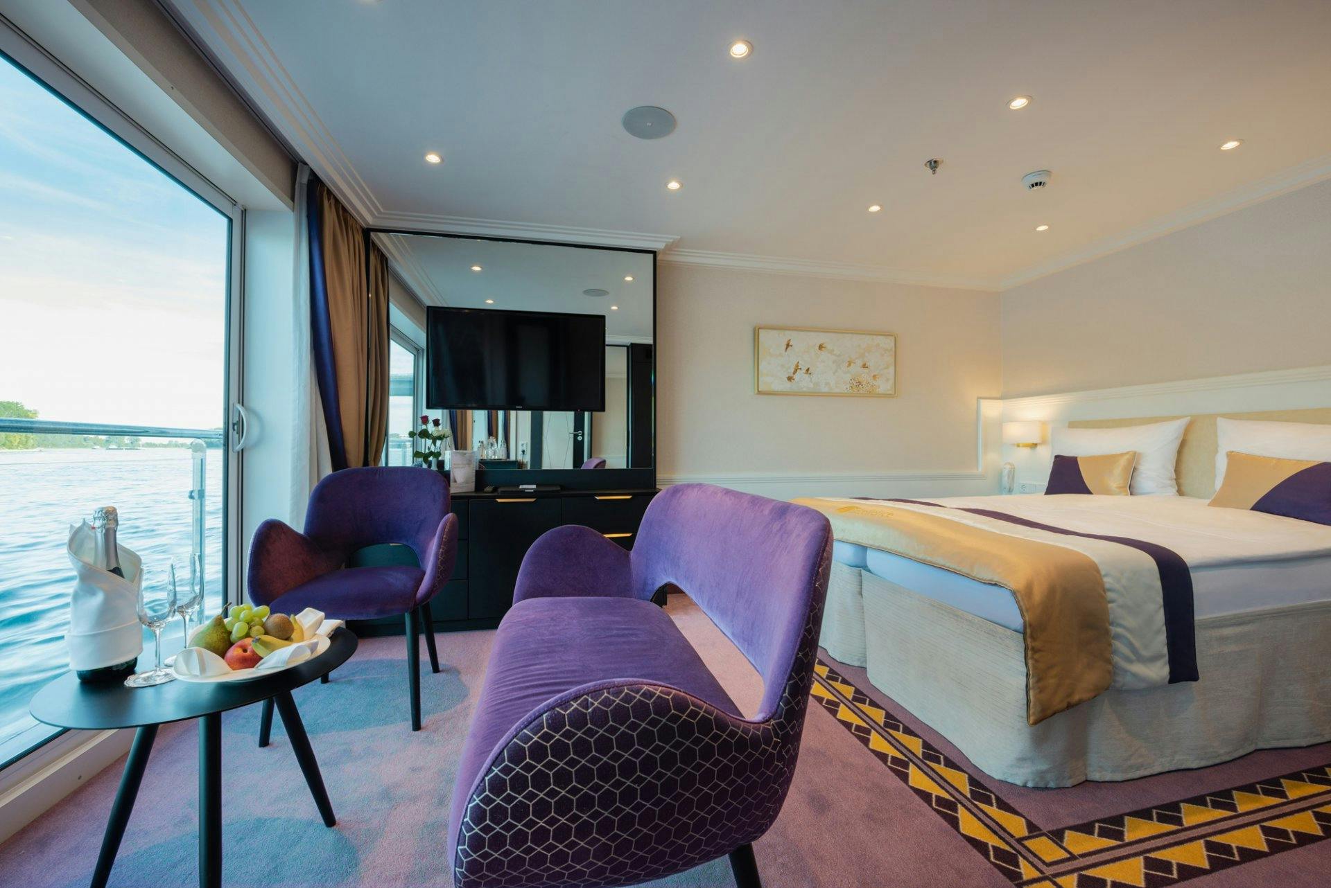 Vor und nach dem Gala-Menü lässt sich der Luxus der Langsamkeit in der Junior Suite am besten Geniessen. Oder natürlich mit einem feinen Drink drausse...