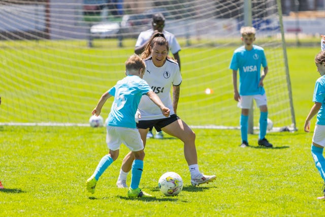 Ramona Bachmann s'est entraînée à Malters avec des enfants et des jeunes âgés entre 7 et 16 ans.