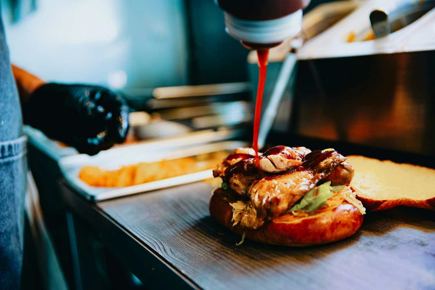 …wie das Grilled Chicken Sandwich mit hausgemachter Sauce.