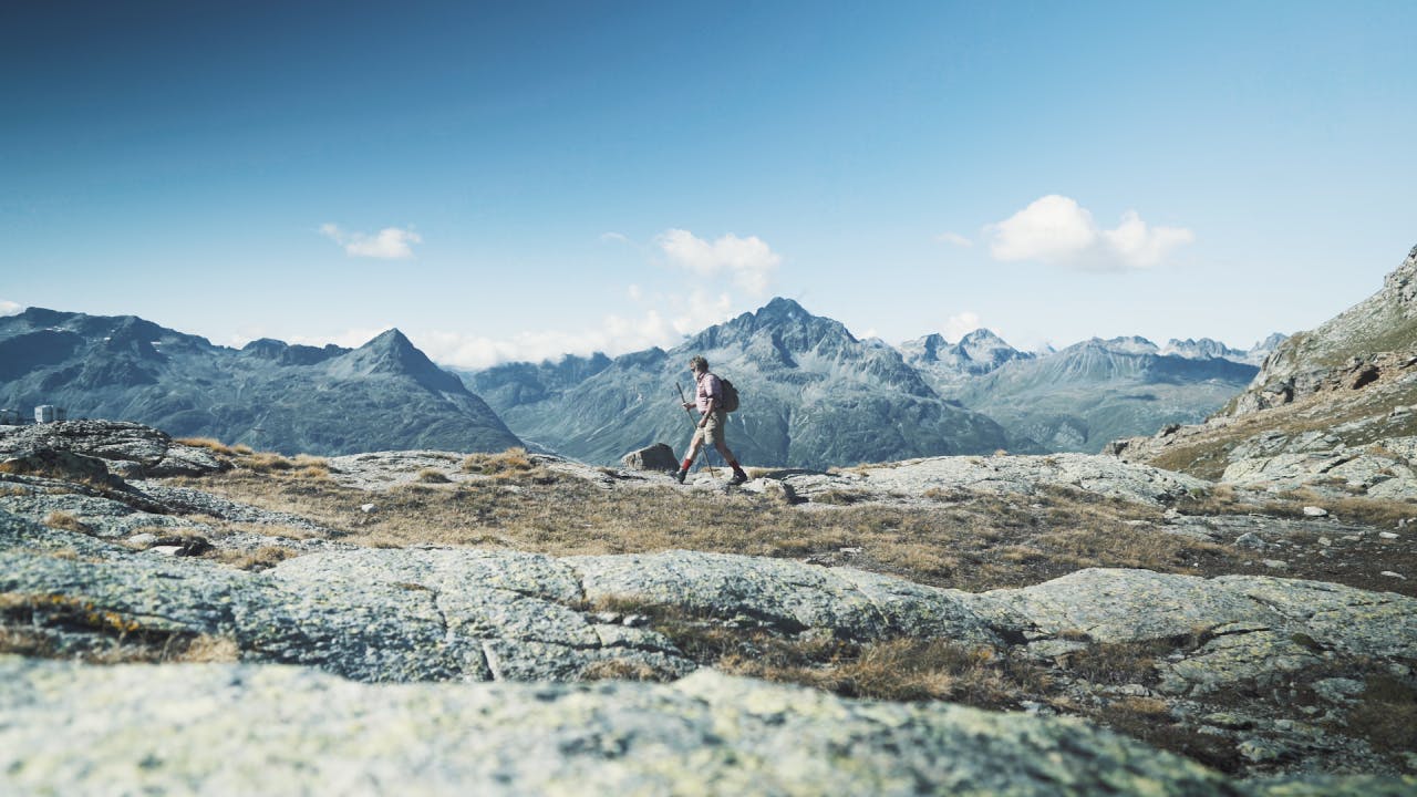 Die Bernina-Tour ist eine wenig begangene, landschaftlich und klimatisch abwechslungsreiche Rundwanderung.