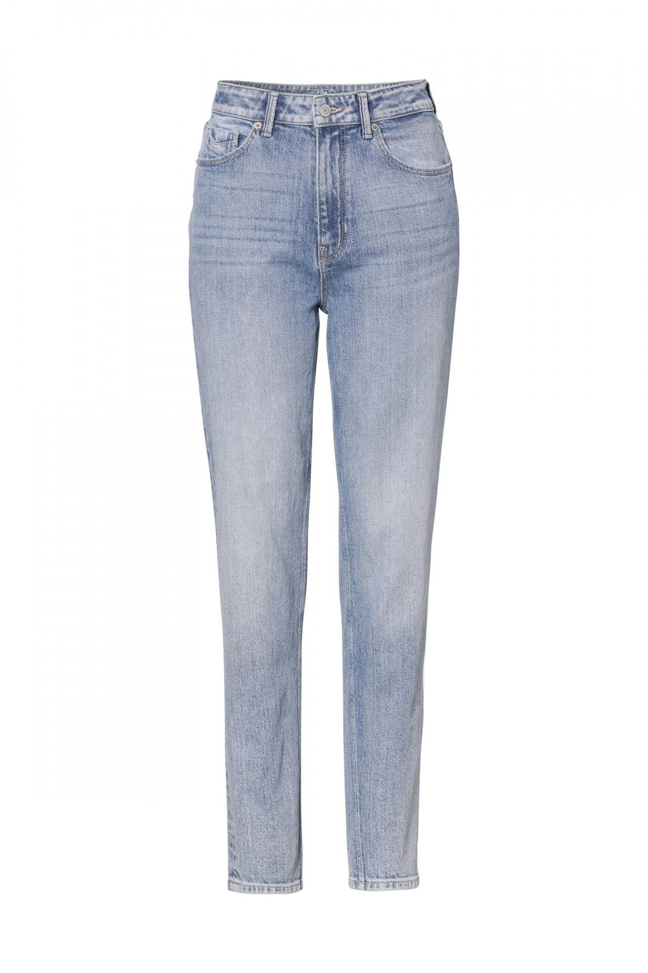 Il est particulièrement confortable avec sa taille haute: jeans skinny, XXFr. sur