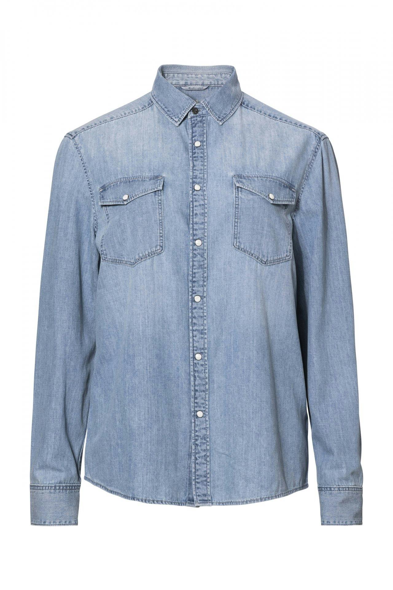 Idéale pour les journées fraîches de l’automne, mais pas trop chaude si le soleil se montre. Cette chemise est composée d'au moins 20% de coton recycl...