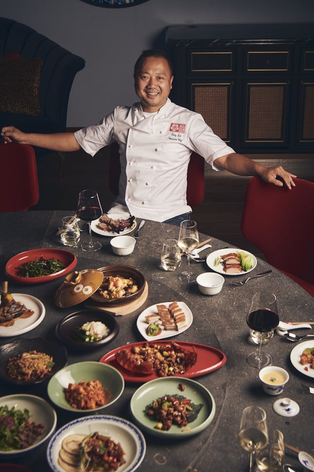 Spitzenkoch Bing Luo bringt die Aromen seiner Heimat nach Zürich. Spitzenkoch Bing Luo bringt die Aromen seiner Heimat nach Zürich.