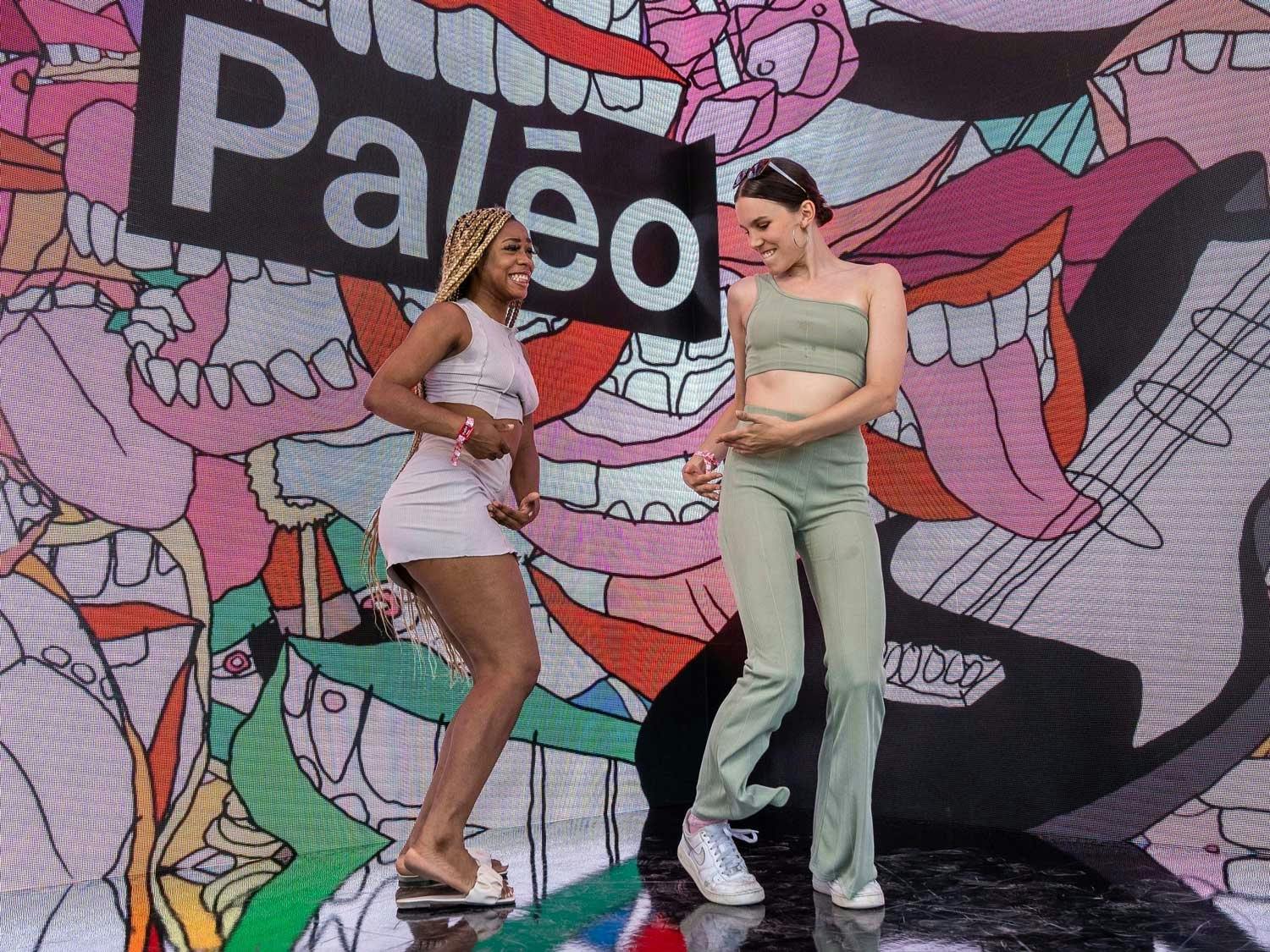 Der Festivalsommer 2022 neigt sich langsam dem Ende zu, doch dank der Swisscom kannst du jetzt schon Tickets für die nächste Openair-Saison ergattern!