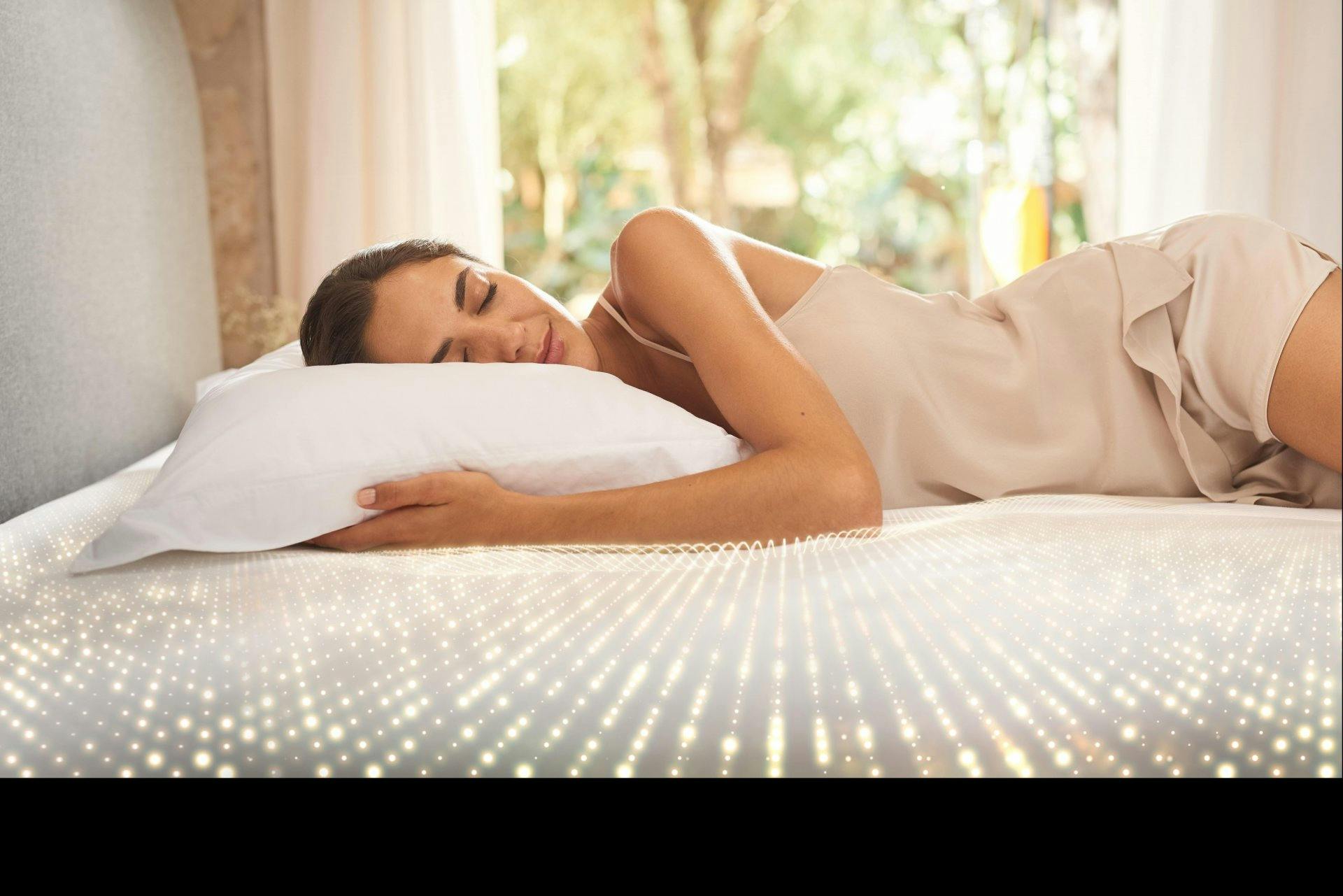 Das Tempur-Schlafkissen bietet individuelle Unterstützung durch aktive Druckentlastung und ergänzt die Matratze perfekt.