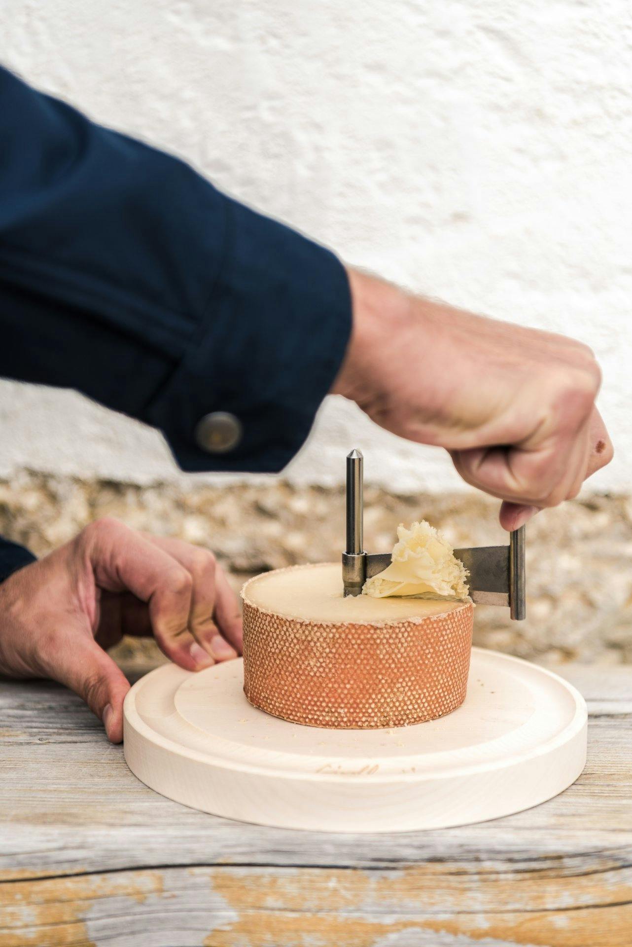 Viens perfectionner ta technique de découpe de rosettes à Bellelay!