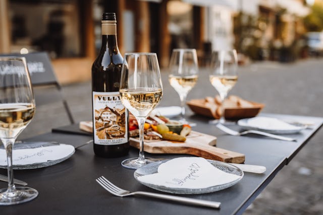 Saveurs Bio est un événement unique qui se tiendra à Morat: découvre le terroir de la région cuisiné par les plus grands chefs du coin.