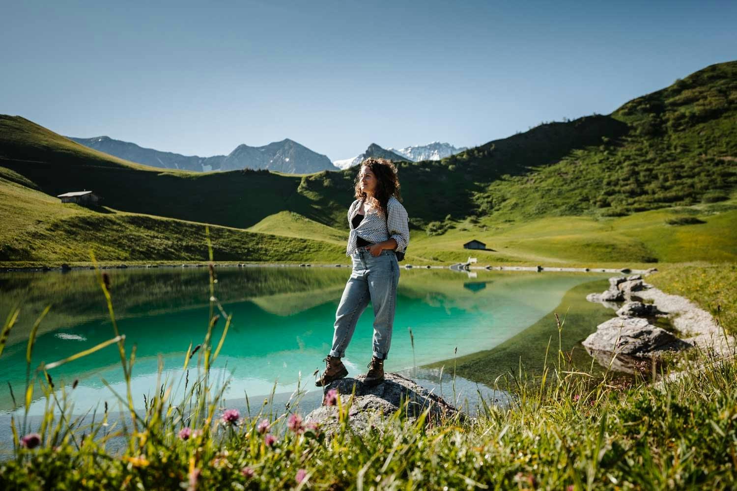 Auf dem Panoramawanderung wanderst du die Strecke Adelboden-Lenk vor der Kulisse des Wildstrubels.