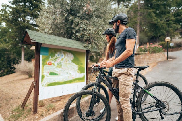 Beim Fahren mit dem E-Bike gilt es, einiges zu beachten. Hier sind die Dos and Don'ts fürs Elektrovelo.