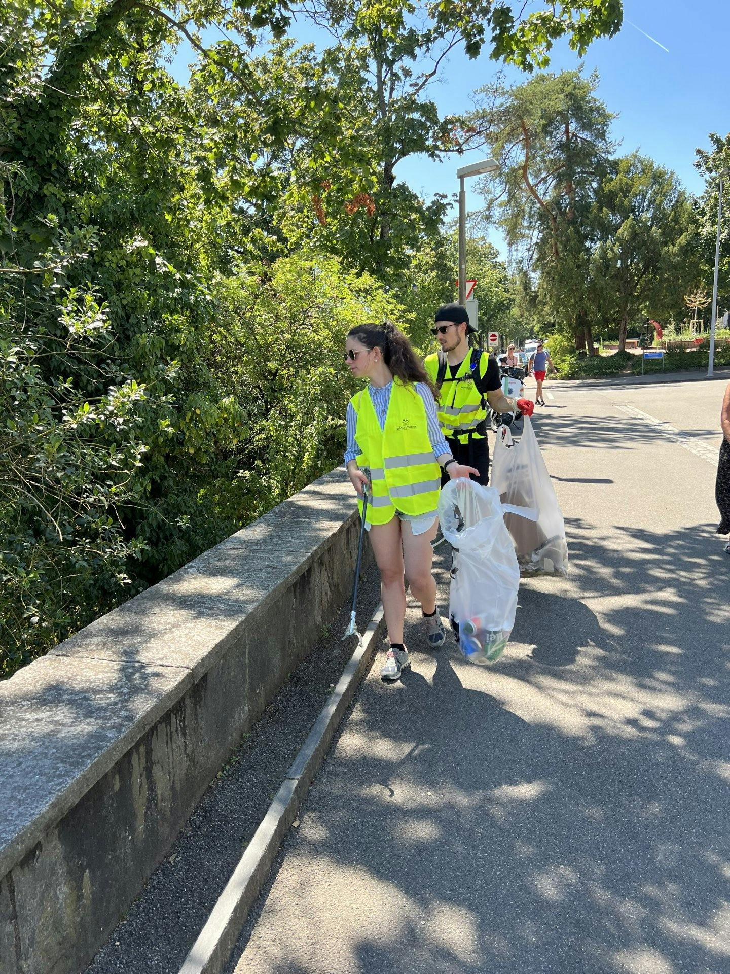 Littering bezeichnet das Wegwerfen umweltbelastender Siedlungsabfällen.