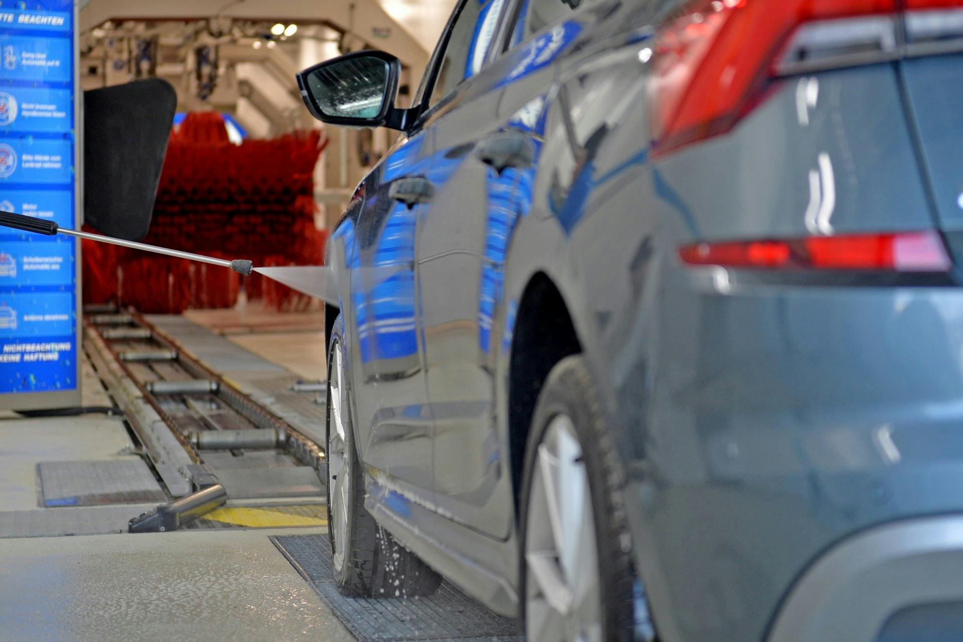 Auto-SPA verspricht keine langen Wartezeiten, einen Top-Service und ein rundum sauberes Auto.