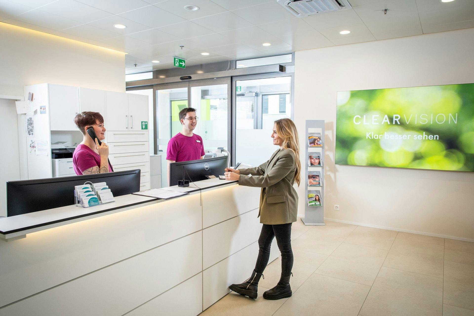 Vor, während und nach der Laserbehandlung ist hochqualifiziertes Personal für dich da.