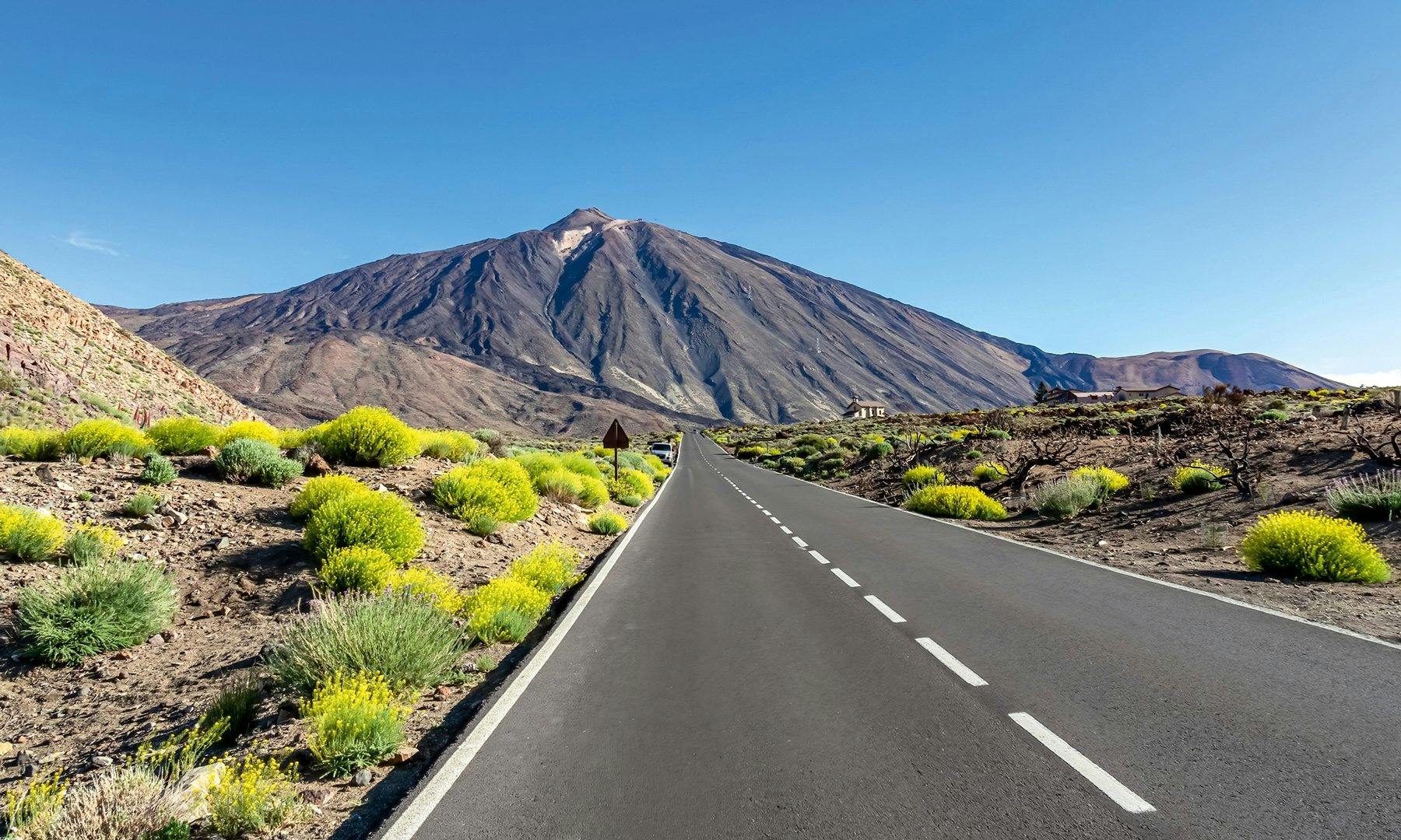 Der weltweit dritthöchste Vulkan Teide steht in Teneriffa und brach im Jahre 1798 zum letzten Mal aus.