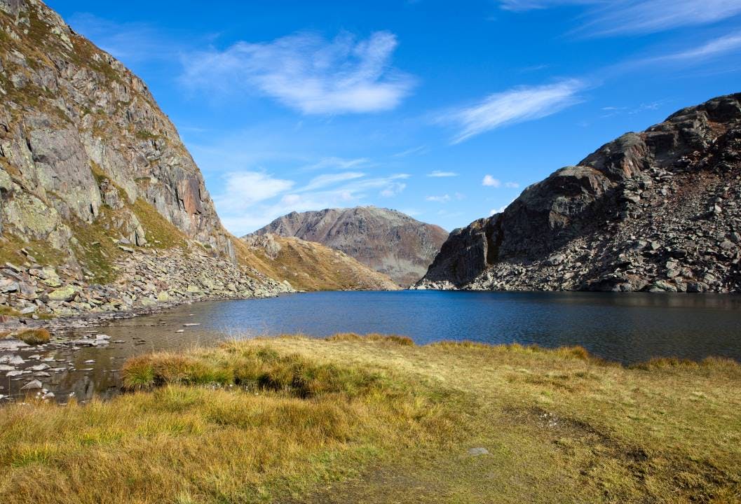 Nichts für Gfrörli: Ein Bad im Bergsee ist kühl aber erfrischend.
