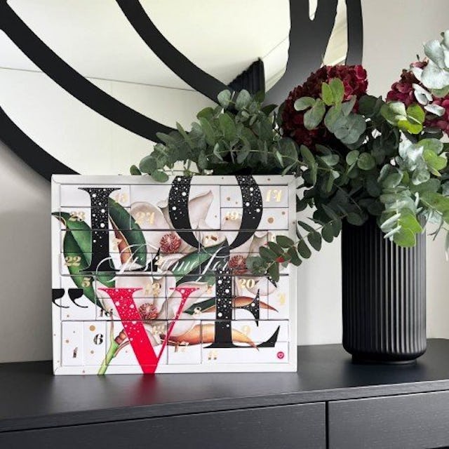 Un grand claissque: le calendrier de l'Avent d'Amorana garantit des heures torrides sous le sapin de Noël.