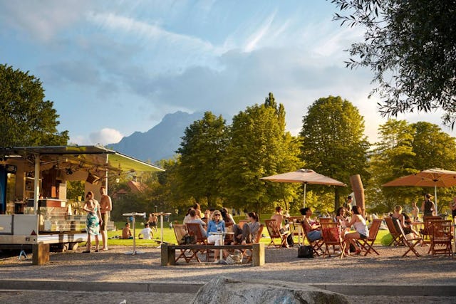 Grâce aux nombreux bars au bord du lac, on peut apprécier l’été à Lucerne sans craindre un coup de chaleur.