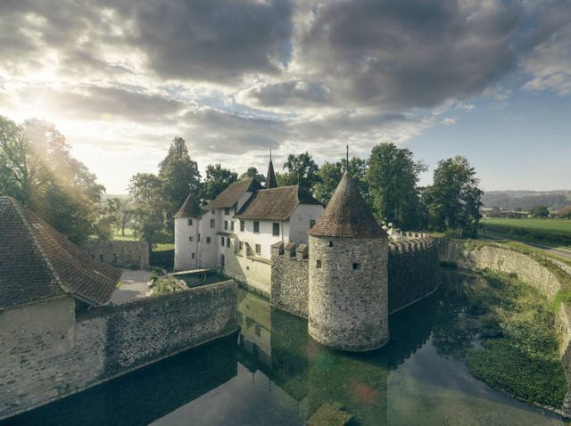 Le château entouré d'eau de Hallwyl, dans le Seetal, mérite toujours une visite.