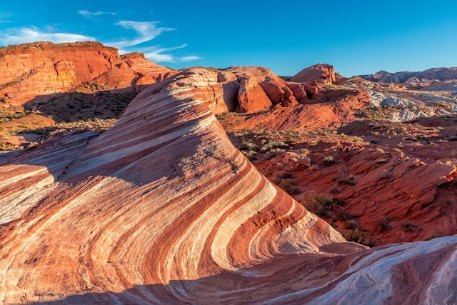Der Valley of Fire State Park ist der 
älteste und grösste State Park Nevadas 
und wurde 1935 er-
öffnet. Er liegt 80 Kilometer nordöstlich von Las Vegas. Der Valley of Fire State Park ist der 
älteste und grösste State Park Nevadas 
und wurde 1935 er-
öffnet. Er liegt 80 Kilometer nordöstlich von Las Vegas.