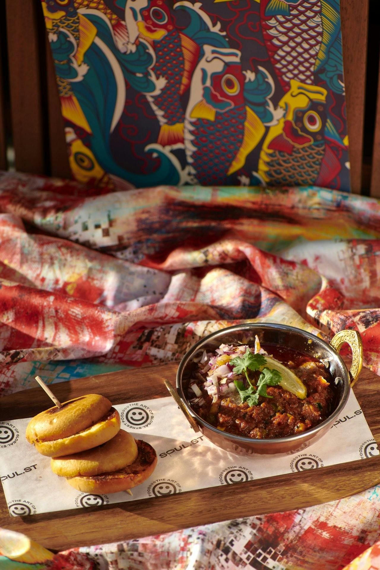 Das Restaurant Soul St im FIVE Zurich präsentiert die wohl abwechslungsreichste Speisekarte.