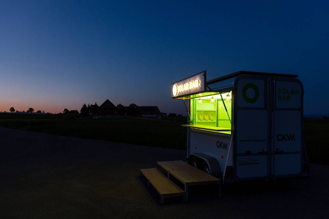 So kann das Fest auch nach Sonnenuntergang weitergehen.