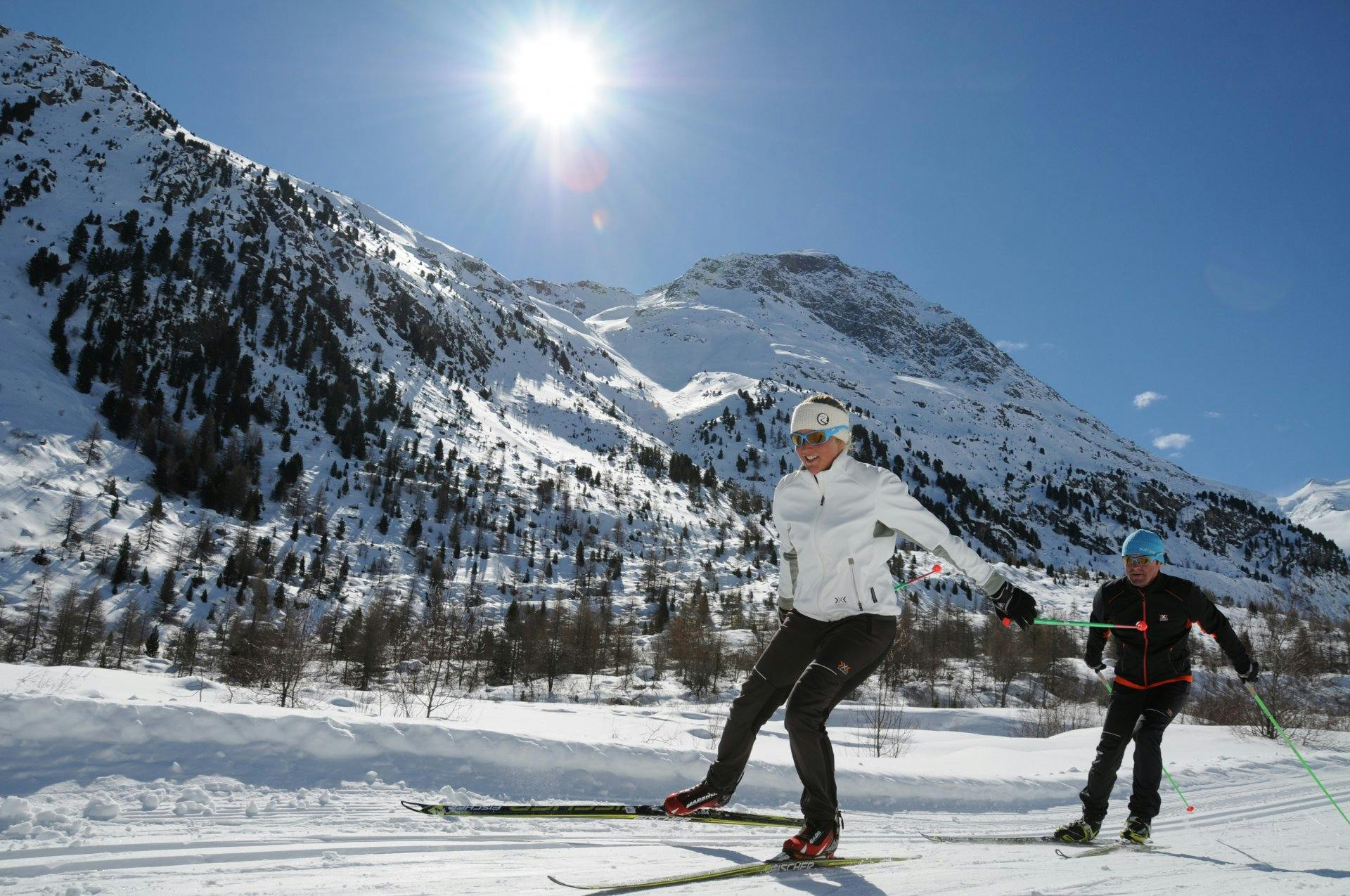 In Pontresina laden über 240 zusammenhängende Loipenkilometer ein, dem beliebten Schneesport nachzugehen.