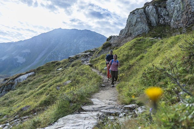 Frische Luft und imposante Felsen: Hier spürst du die Kraft der Berge. Frische Luft und imposante Felsen: Hier spürst du die Kraft der Berge.