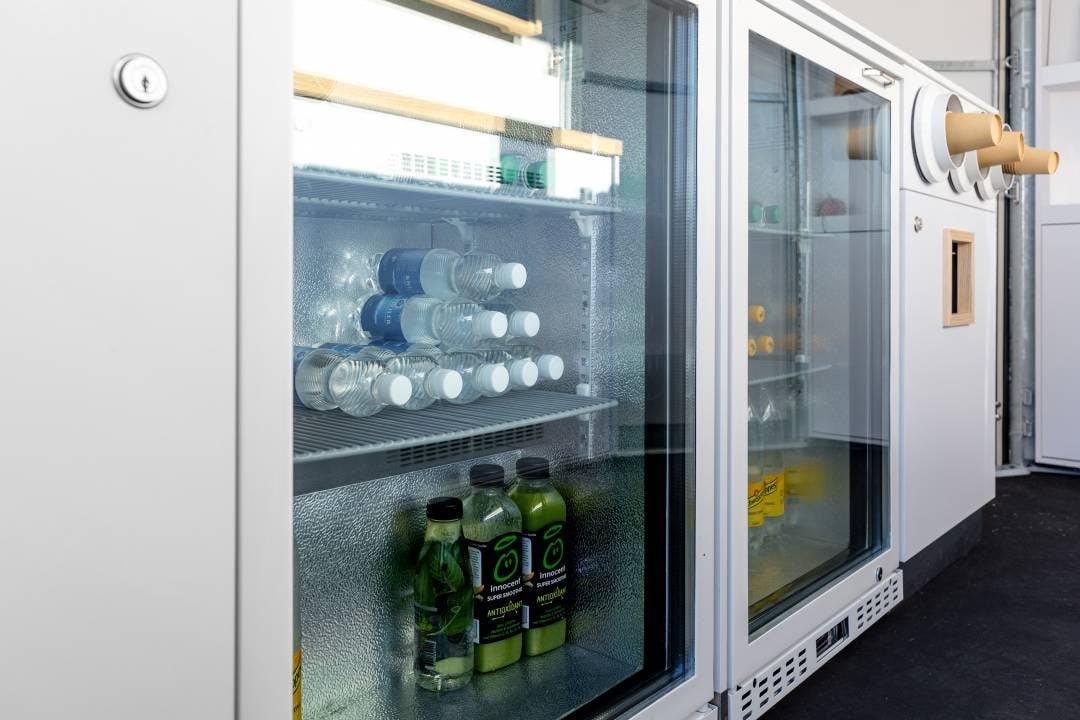 Die gespeicherte Energie wird am Tag vor allem von den beiden Kühlschränken…