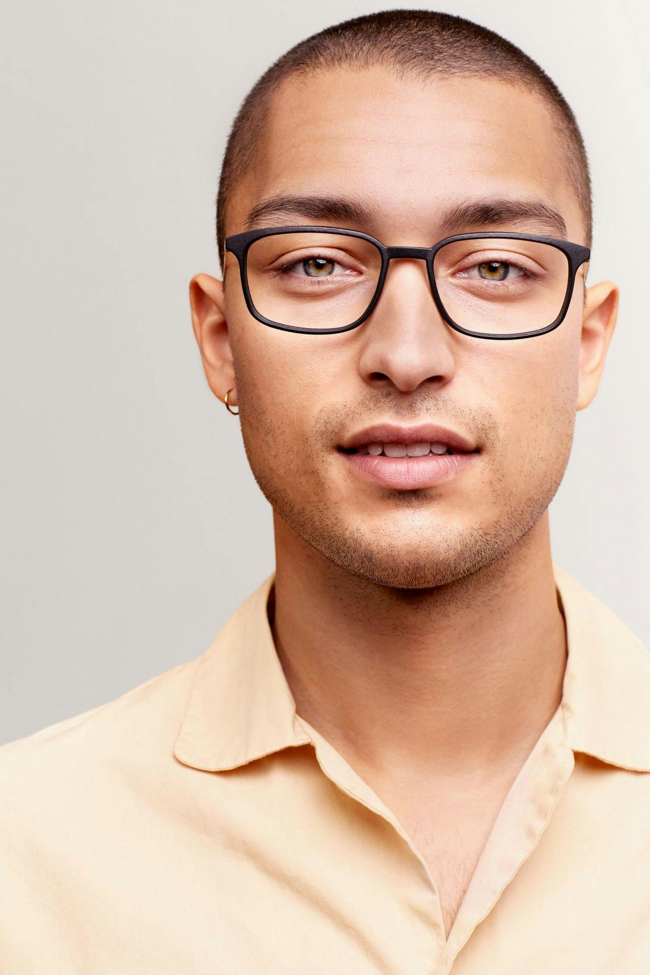 Wähle zwischen den Farben Black, Bordeaux, Cacao, Dark Aubergine, Moss Grey, Navy oder Sand.