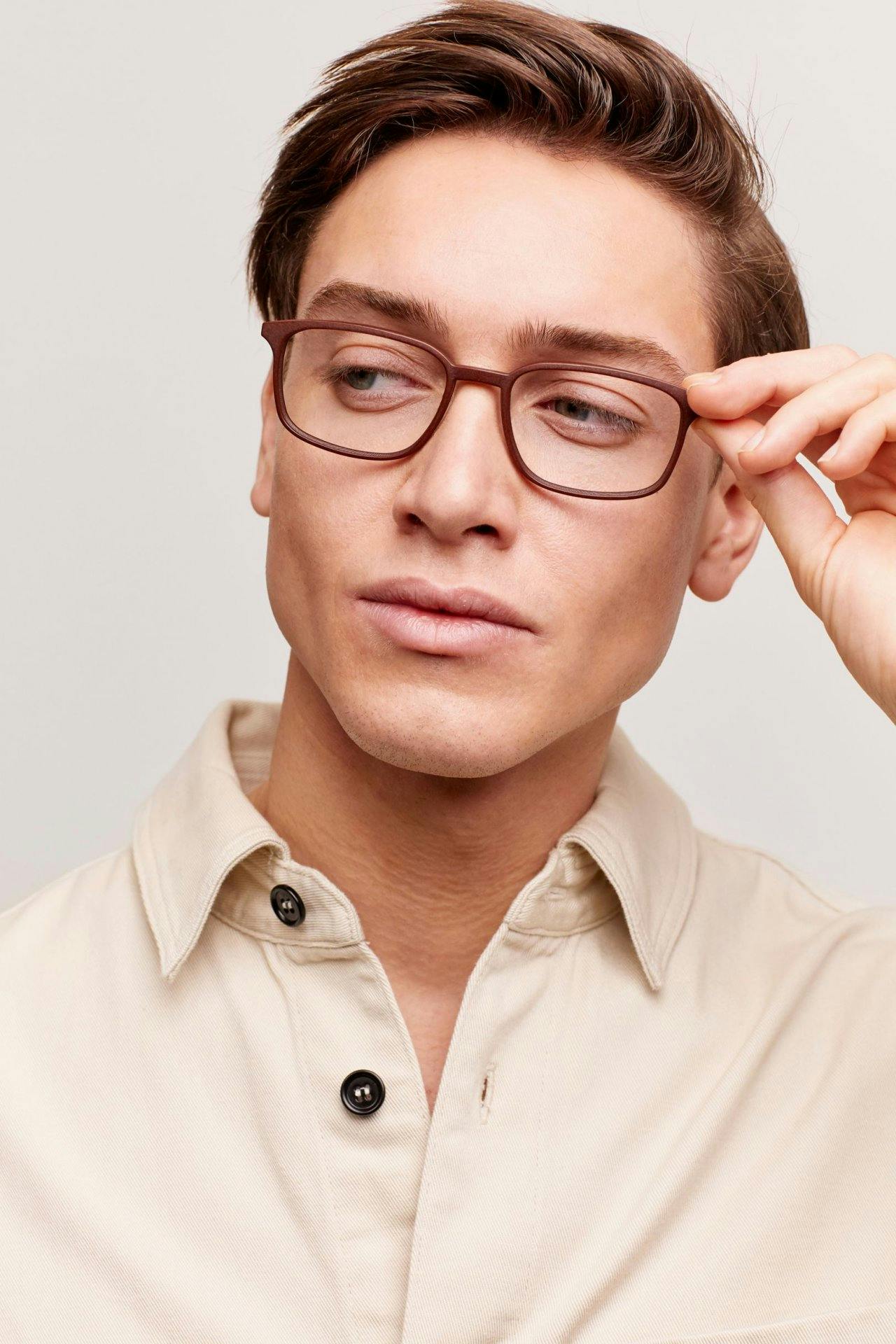 Die Archetypes Collection besteht aus zeitlosen Brillenrahmen, die du individuell anpassen kannst.