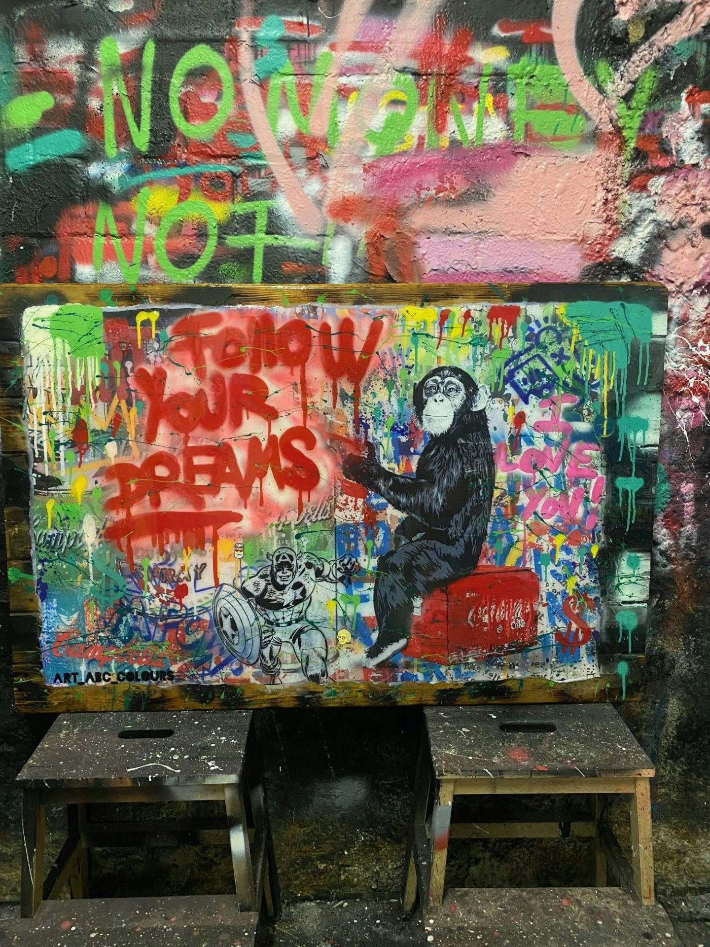 «Follow your Dream II» von Andreas Burkhalter. Mixed Media auf SBB-Palettendeckel, 80 x 120 cm