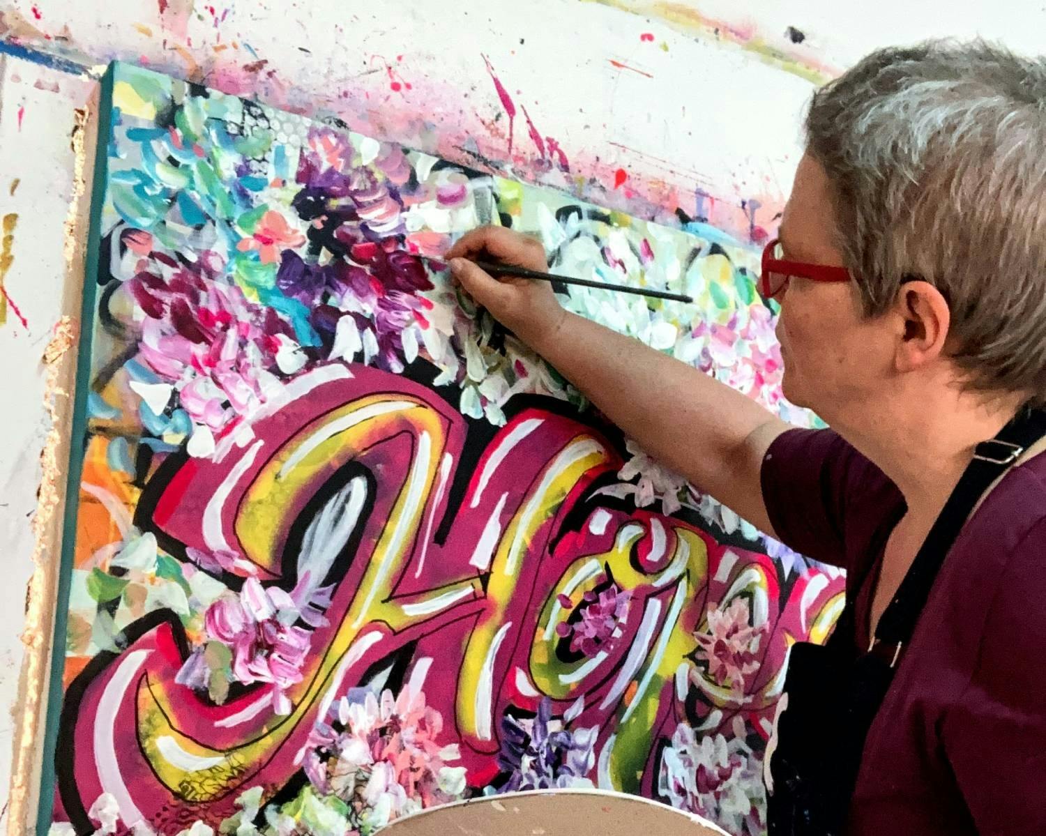 Blick in die Ateliers der VivaArte-Künstlerinnen und -Künstler.