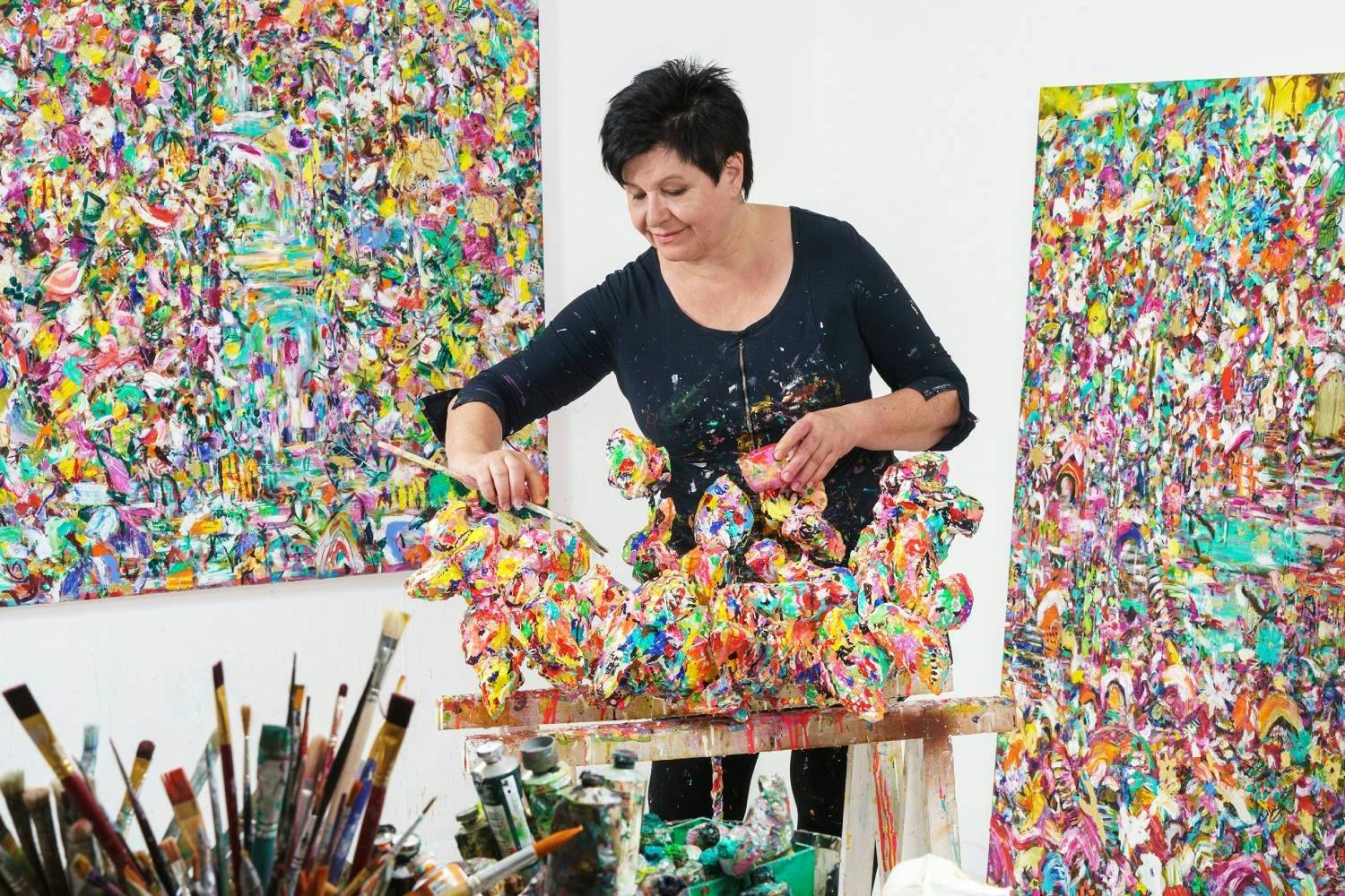 Blick in die Ateliers der VivaArte-Künstlerinnen und -Künstler.