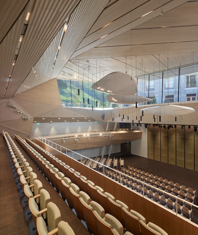 Die Andermatt Concert Hall gewinnt den Award für die beste Architektur in der Kategorie Kulturhalle.