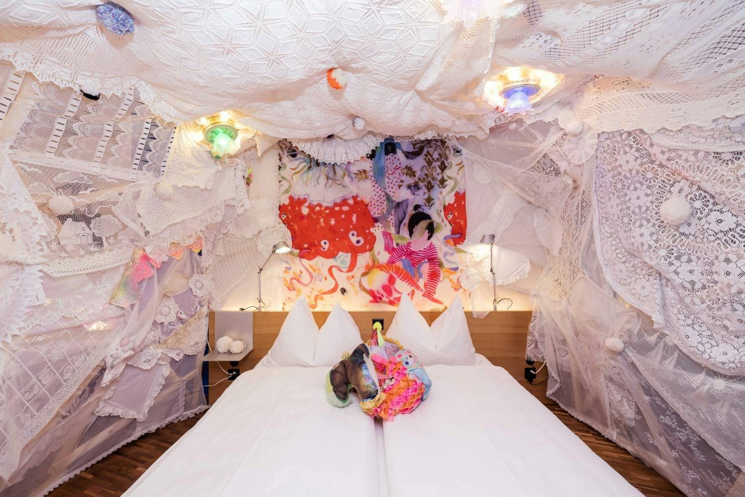 Dieses Zimmer wurde 2021 von Husmann & Tschaeni im Sedartis Hotel Thalwil umgesetzt.