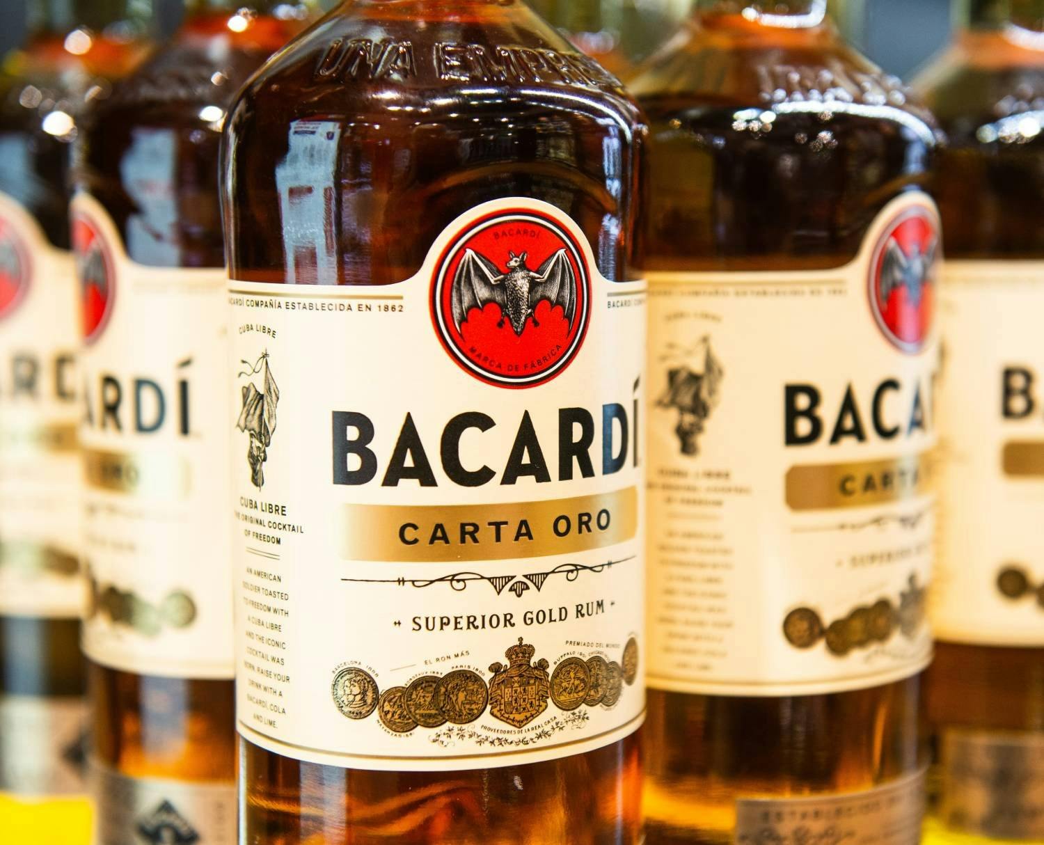 Mito 7: Bacardi è la marca di rum più famosa del mondo. Vero. Ma chi altro c’è sul podio?