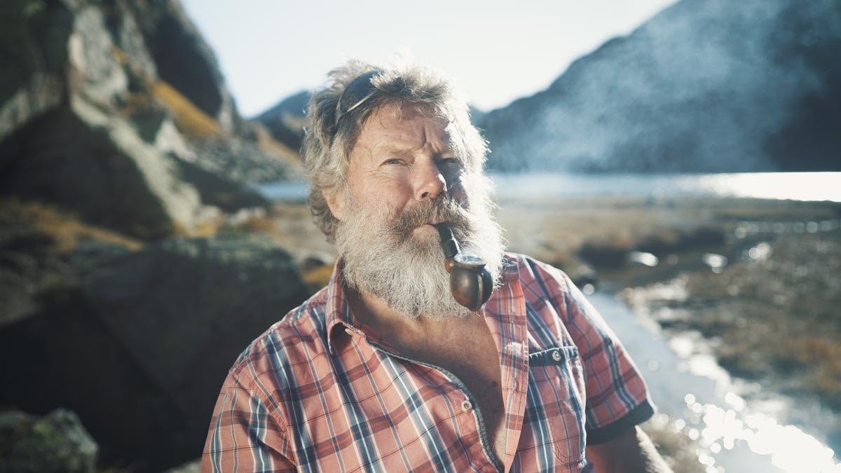 So zufrieden sieht jemand aus, der eine währschafte Wanderung hinter sich hat.