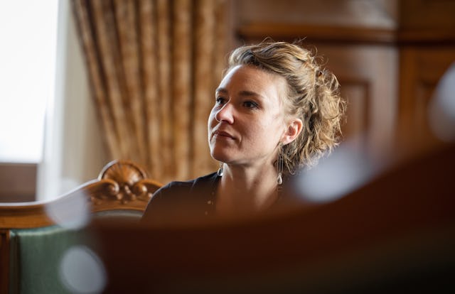 «Seit dem 24. Februar 2022 ist die Welt eine andere», so Nationalratspräsidentin Irène Kälin.