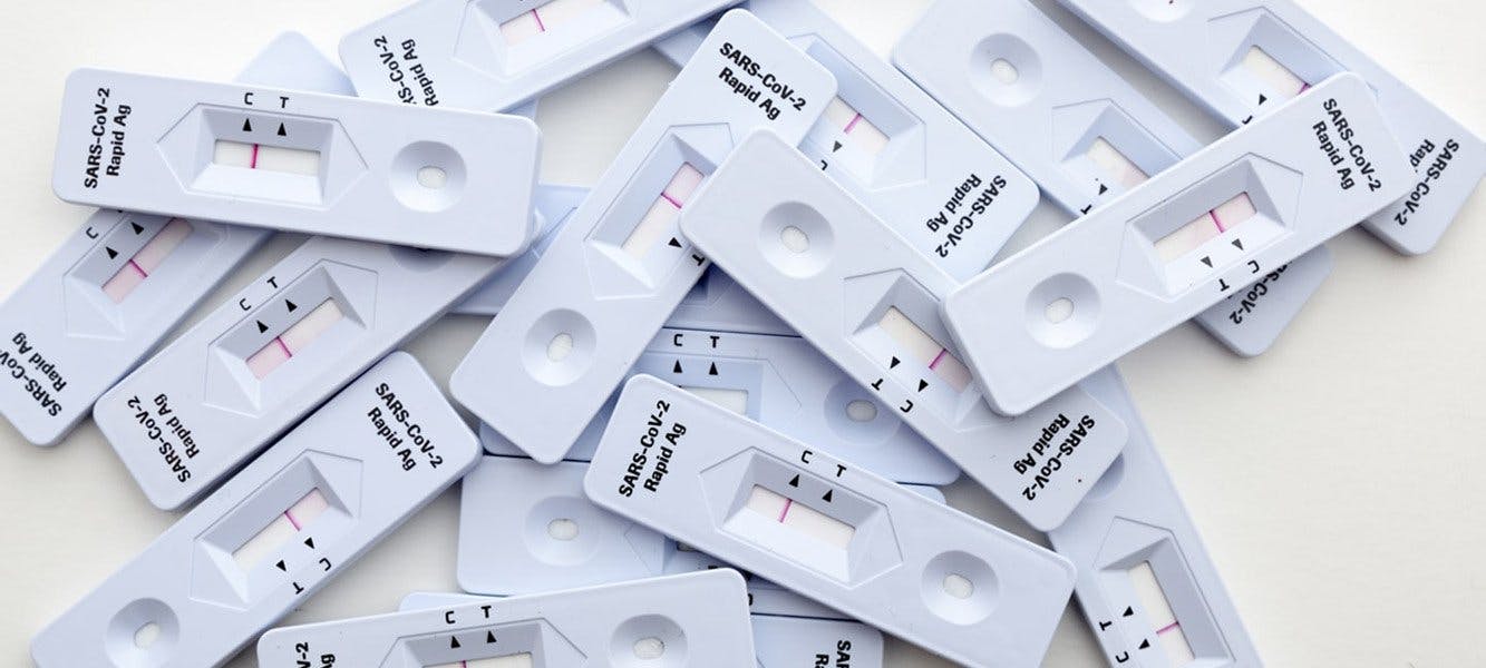 Testen gehört auch diese Weihnachten wieder zum Schutz vor Corona-Infektionen.