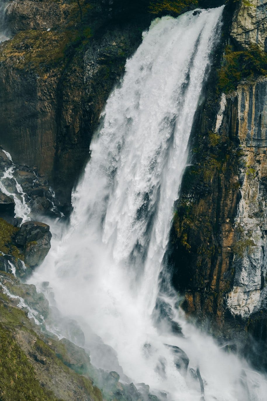 Les chutes de Seerenbach, au-dessus de Beetlis.