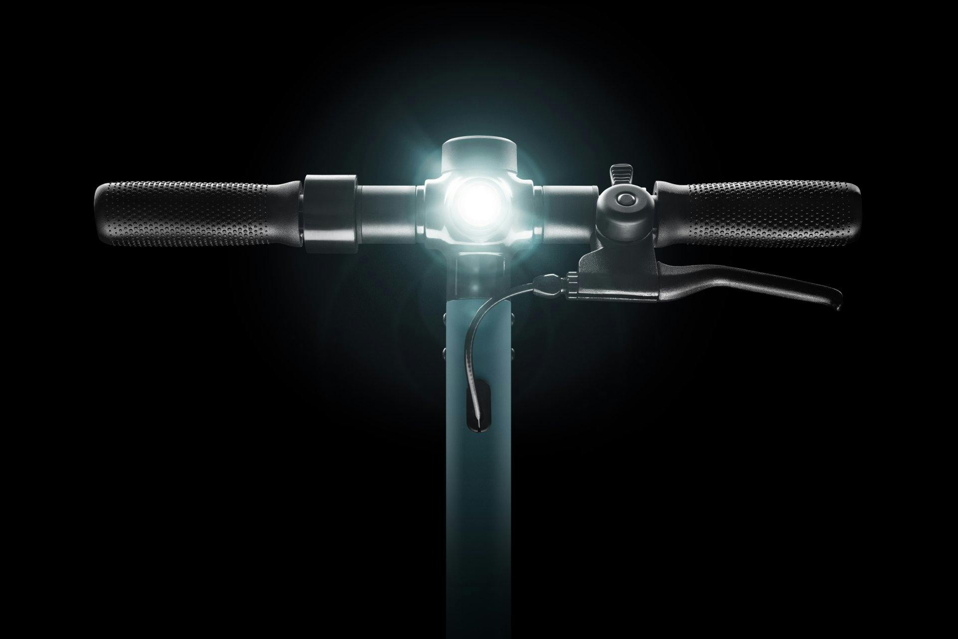 L'éclairage avant lumineux garantit une sécurité maximale même dans l’obscurité.