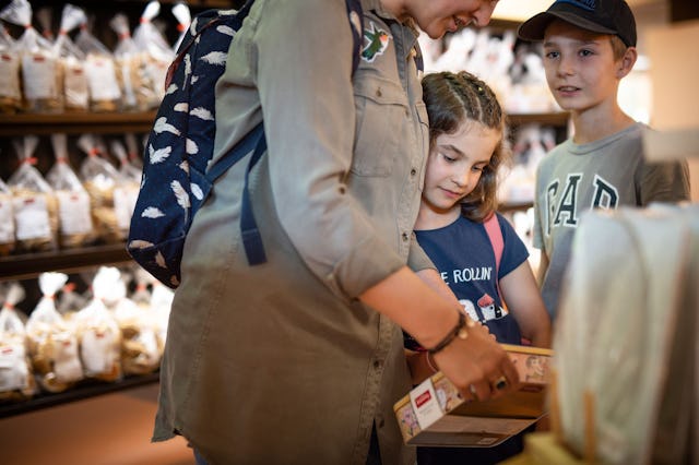 Süsse Versuchung: Die Backstube von Kambly hält für die Besucher*innen eine kleine Überraschung bereit.