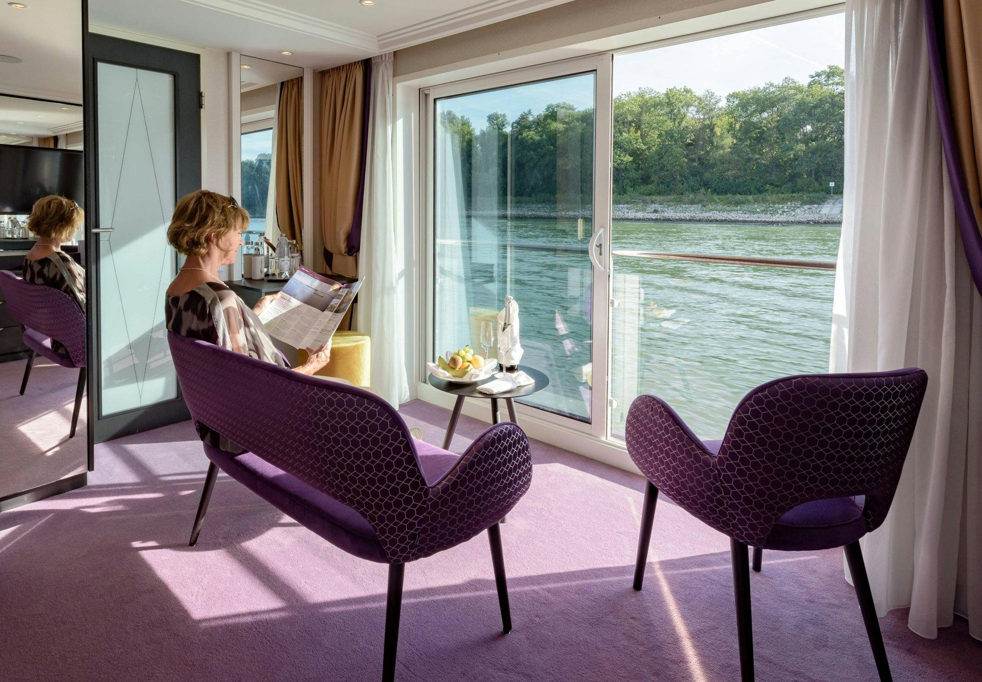 Französisch sprechen an der Seine: Lebendige Lektionen an Bord, Sprachexkursionen an Land.