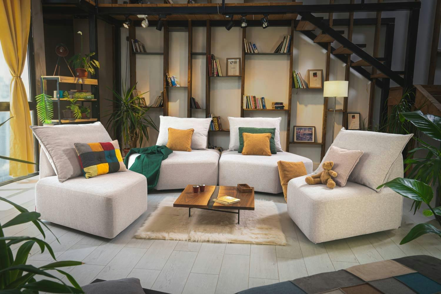 Die modularen Sofas von Livom passen zu jeder Einrichtung.