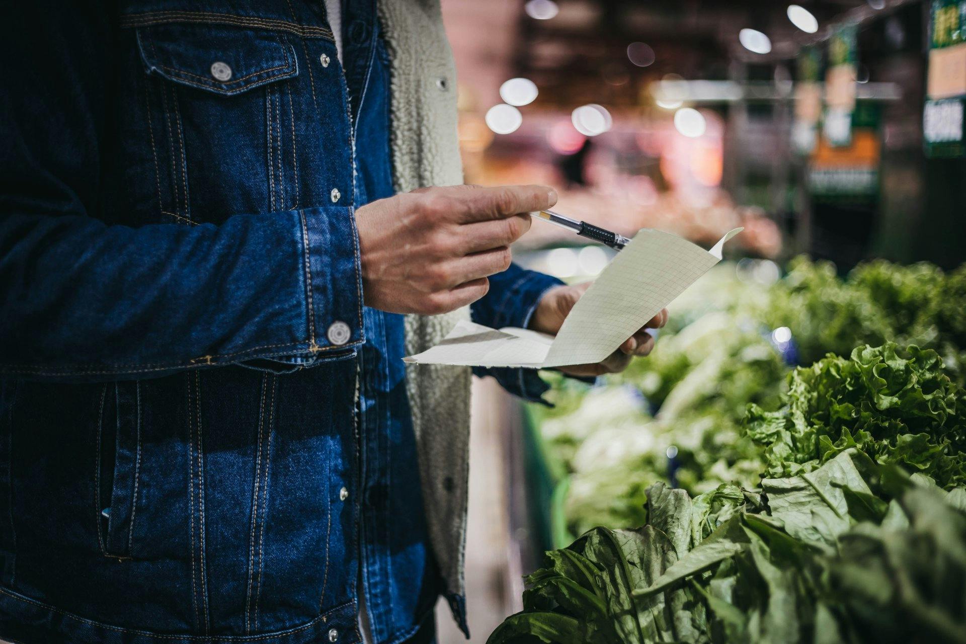 Sparen macht Spass! Mit diesen Tipps und Tricks bleibt dein Geld da, wo es hingehört: auf deinem Konto.