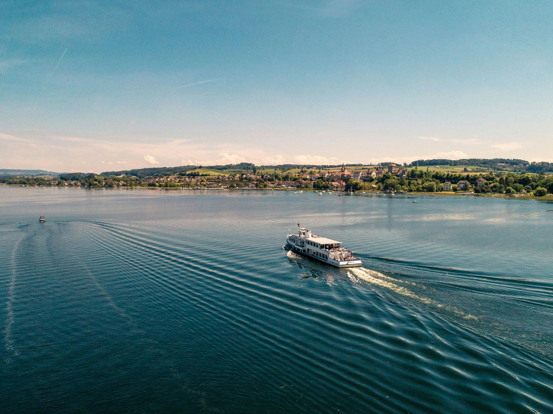 Schifffahrt auf dem Murtensee.